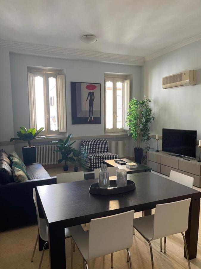 Apartmán Dimora Storica Palazzo Marescalchi Belli Řím Exteriér fotografie