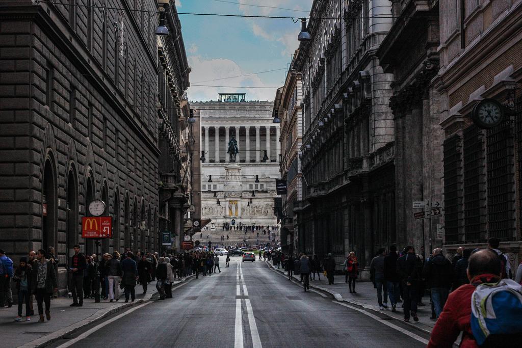Apartmán Dimora Storica Palazzo Marescalchi Belli Řím Exteriér fotografie