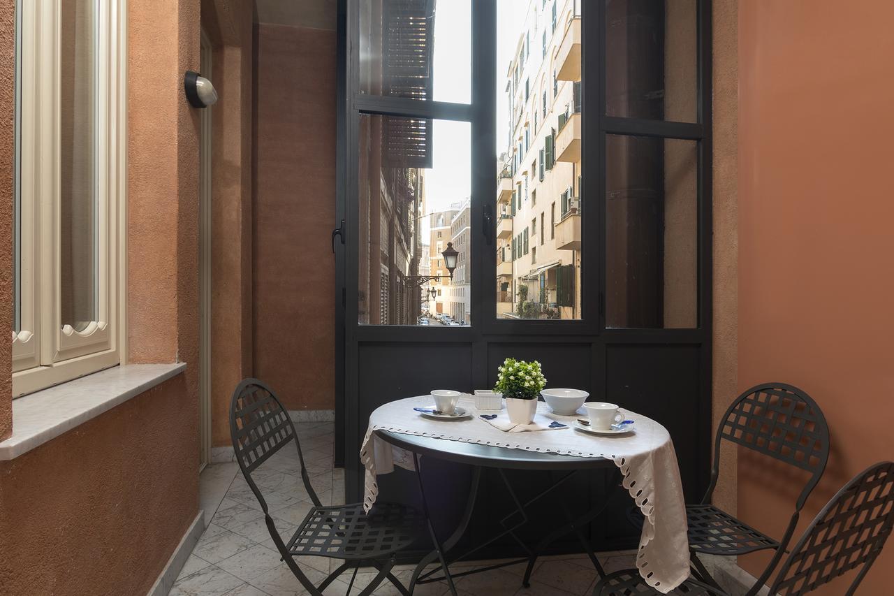 Apartmán Dimora Storica Palazzo Marescalchi Belli Řím Exteriér fotografie
