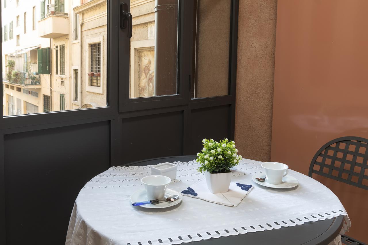 Apartmán Dimora Storica Palazzo Marescalchi Belli Řím Exteriér fotografie