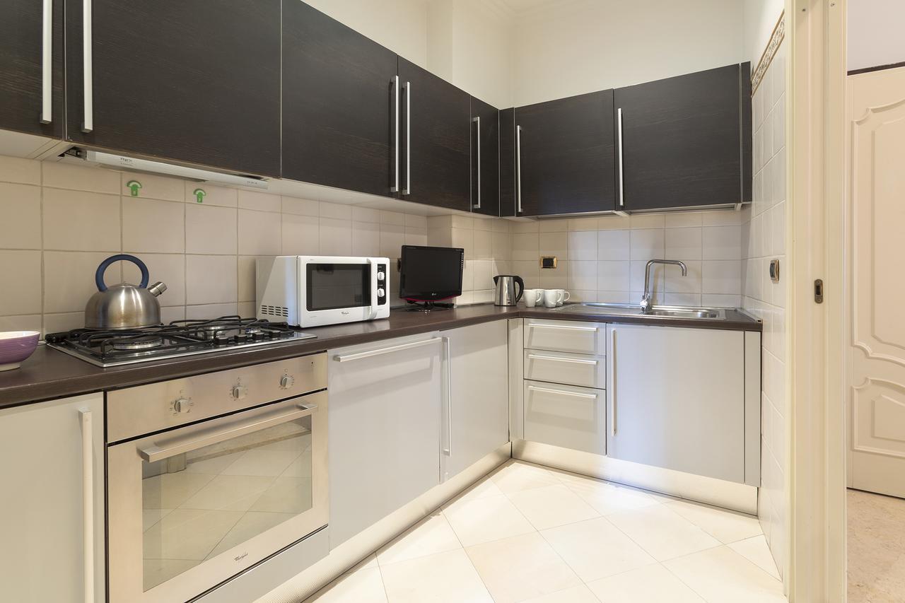 Apartmán Dimora Storica Palazzo Marescalchi Belli Řím Exteriér fotografie