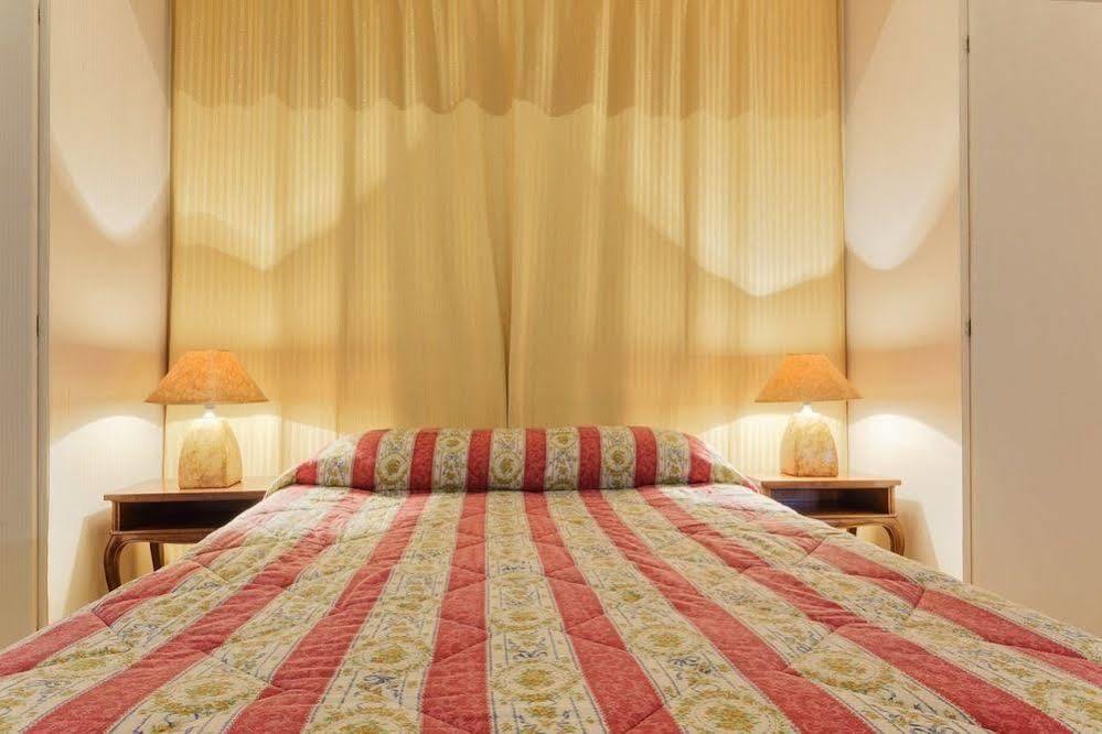 Apartmán Dimora Storica Palazzo Marescalchi Belli Řím Exteriér fotografie