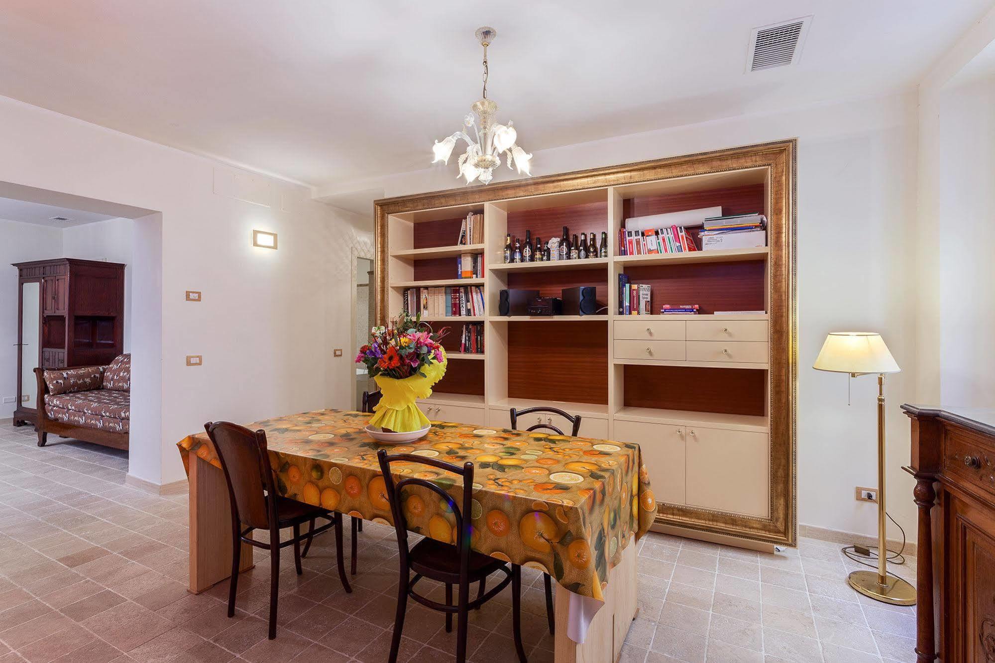 Apartmán Dimora Storica Palazzo Marescalchi Belli Řím Exteriér fotografie