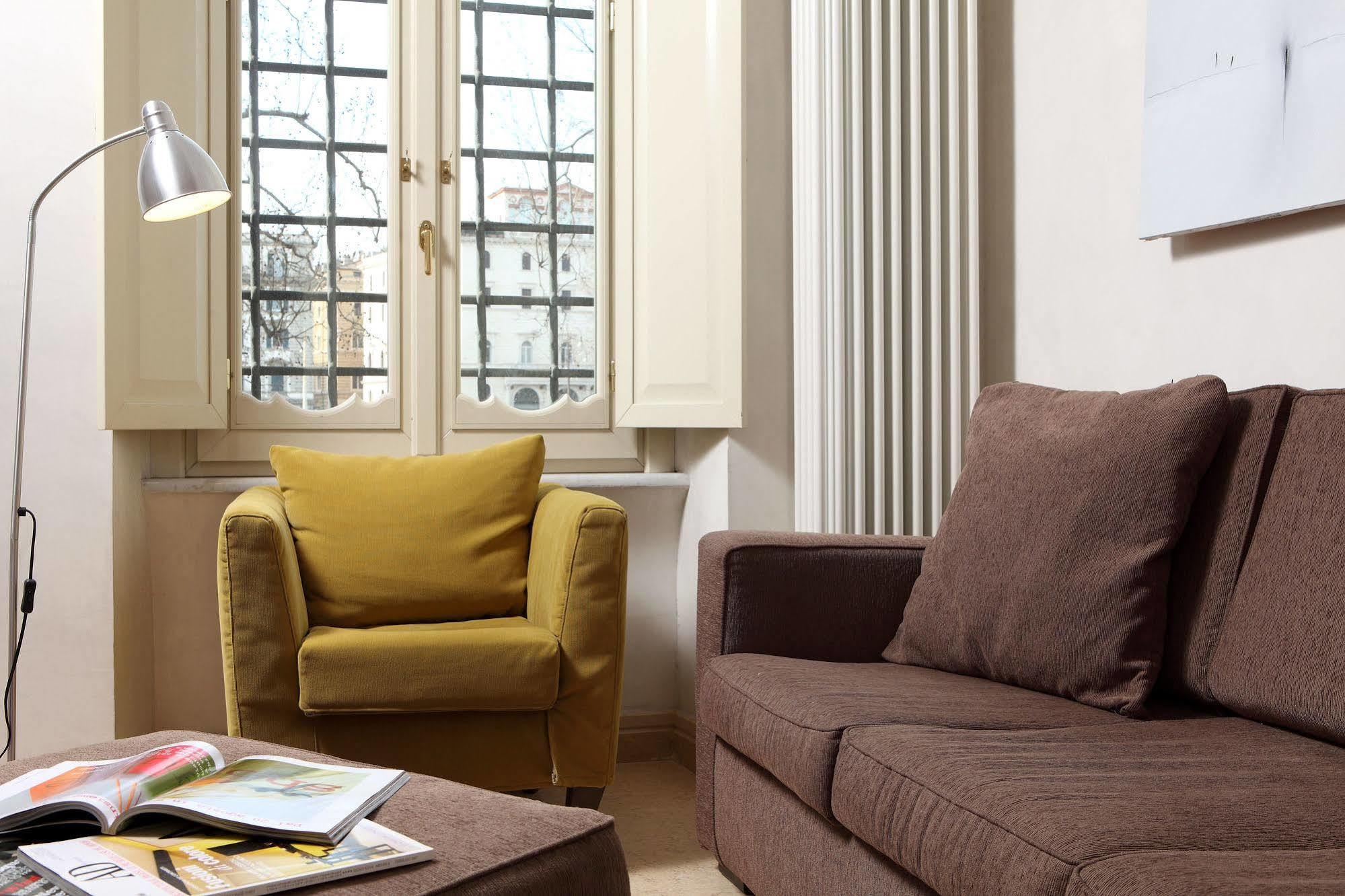 Apartmán Dimora Storica Palazzo Marescalchi Belli Řím Exteriér fotografie