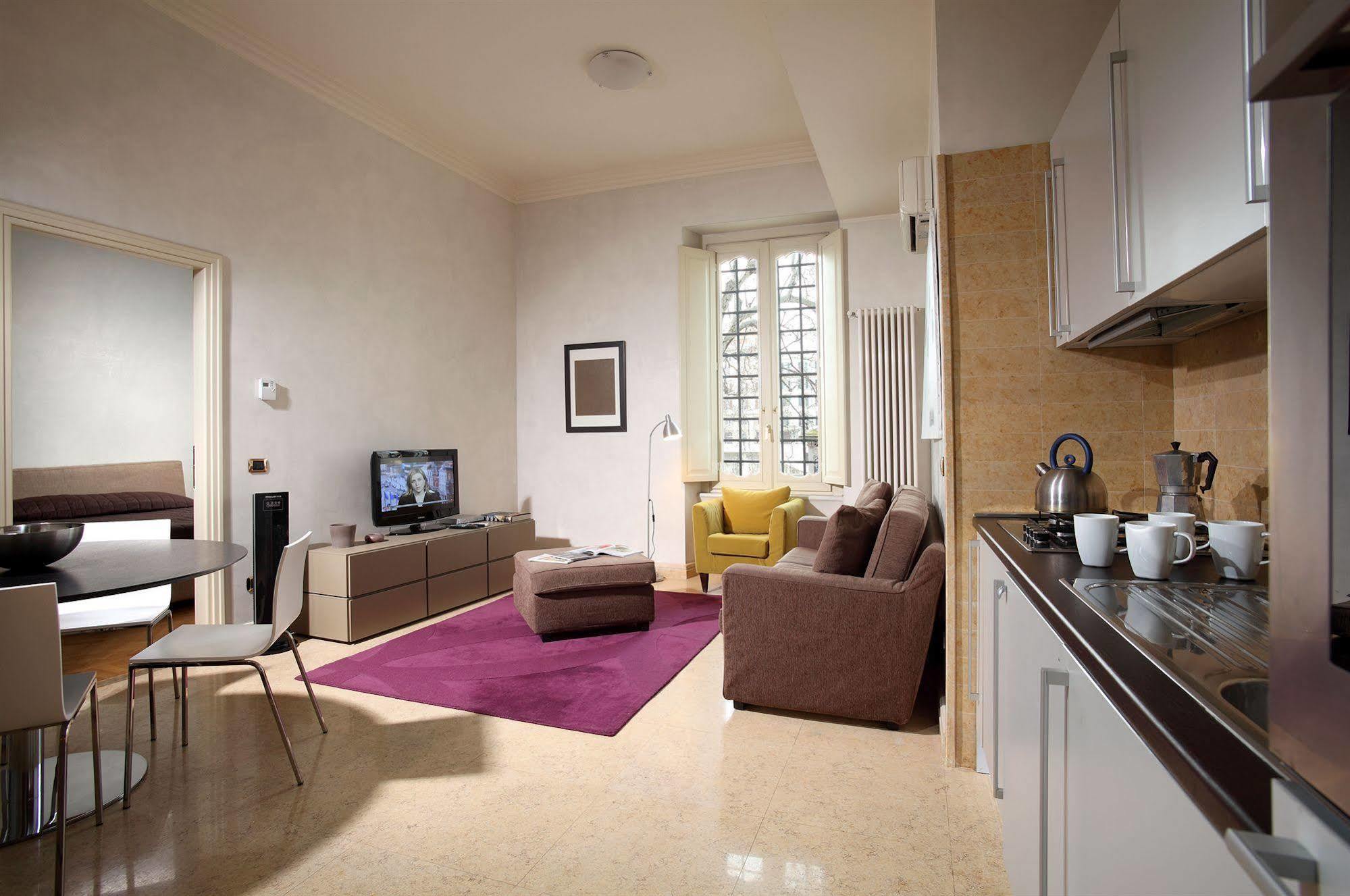 Apartmán Dimora Storica Palazzo Marescalchi Belli Řím Exteriér fotografie
