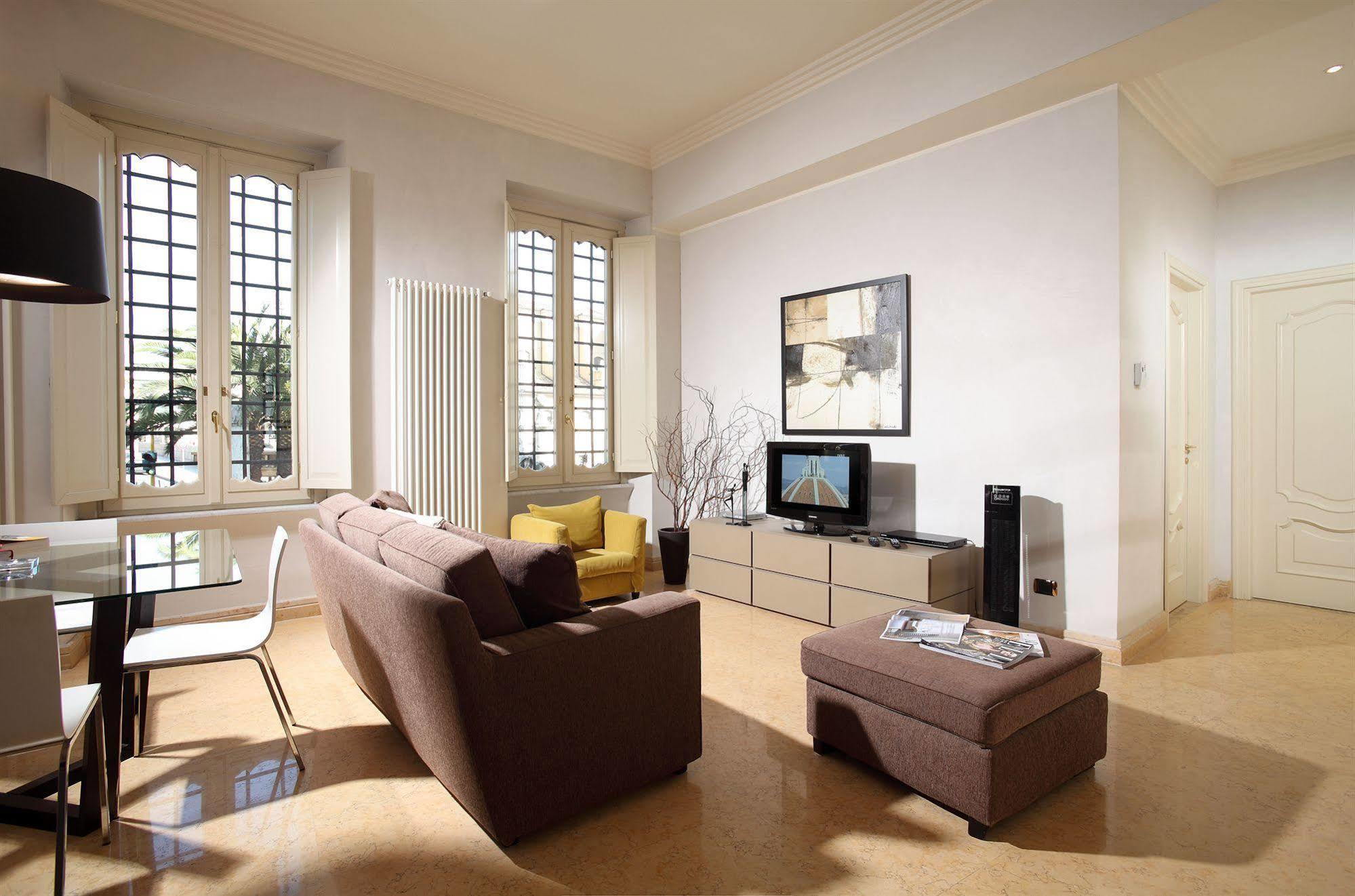 Apartmán Dimora Storica Palazzo Marescalchi Belli Řím Exteriér fotografie
