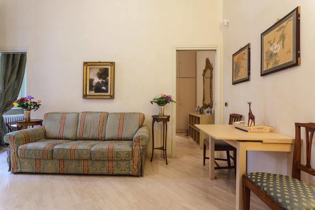 Apartmán Dimora Storica Palazzo Marescalchi Belli Řím Exteriér fotografie