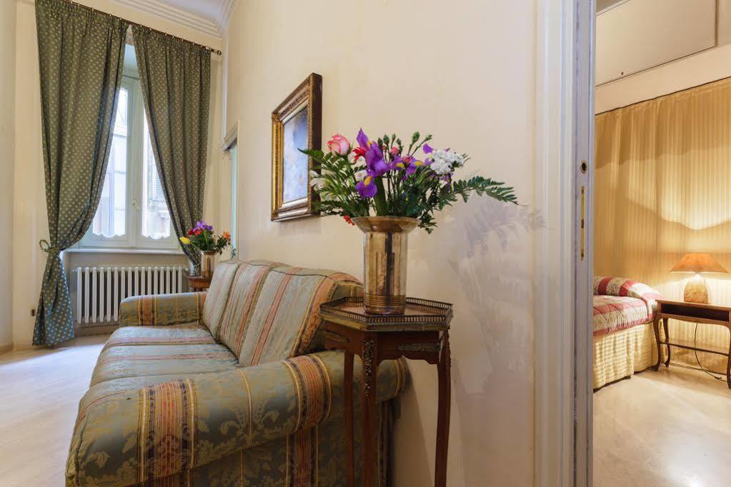 Apartmán Dimora Storica Palazzo Marescalchi Belli Řím Exteriér fotografie
